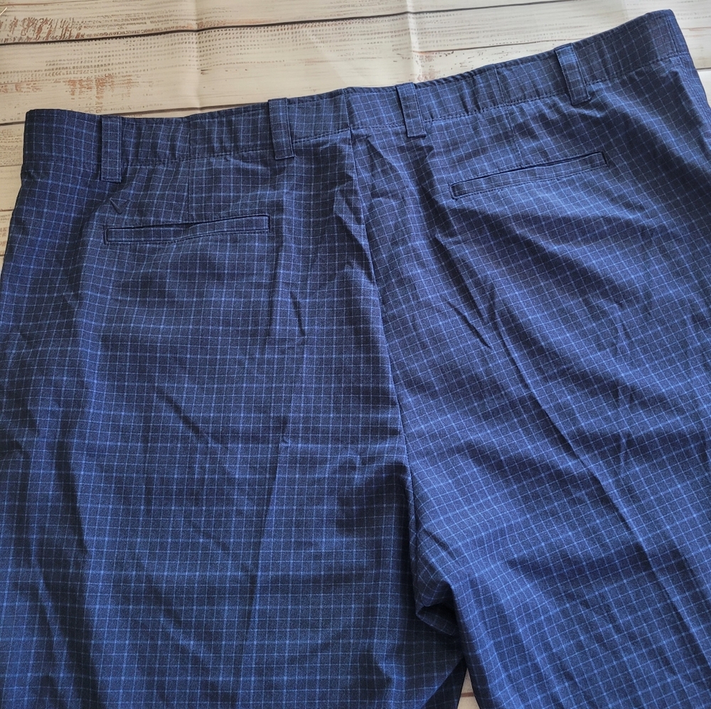 Callaway Mens Shorts .. 46B‎ .. Blue Plaid